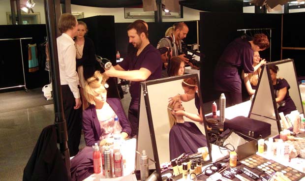 Marco Arena stylte als “Head of Hair” die Stars beim New Faces Award Fashion 2012 in Düsseldorf