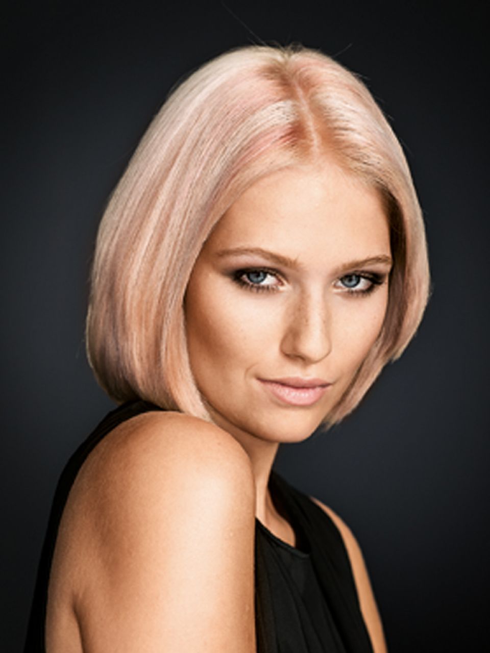 Blonden haare mit strähnen kurze dunkle Kurze Haare