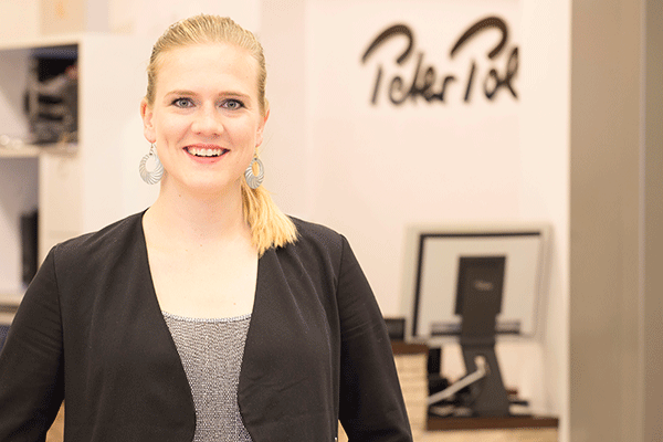 Friseur Salon Peter Polzer Im Elbe Einkaufszentrum Hamburg Setzt Auf Wincosy Friseur Com